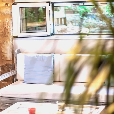 Kamares Suites Каламата Экстерьер фото