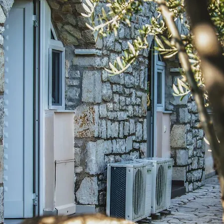 Kamares Suites Каламата Экстерьер фото
