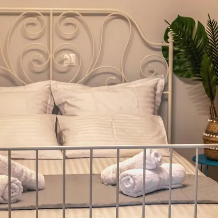 Kamares Suites Каламата Экстерьер фото