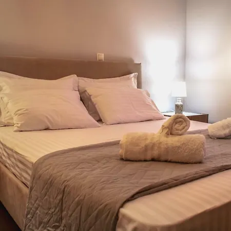 Kamares Suites Каламата Экстерьер фото